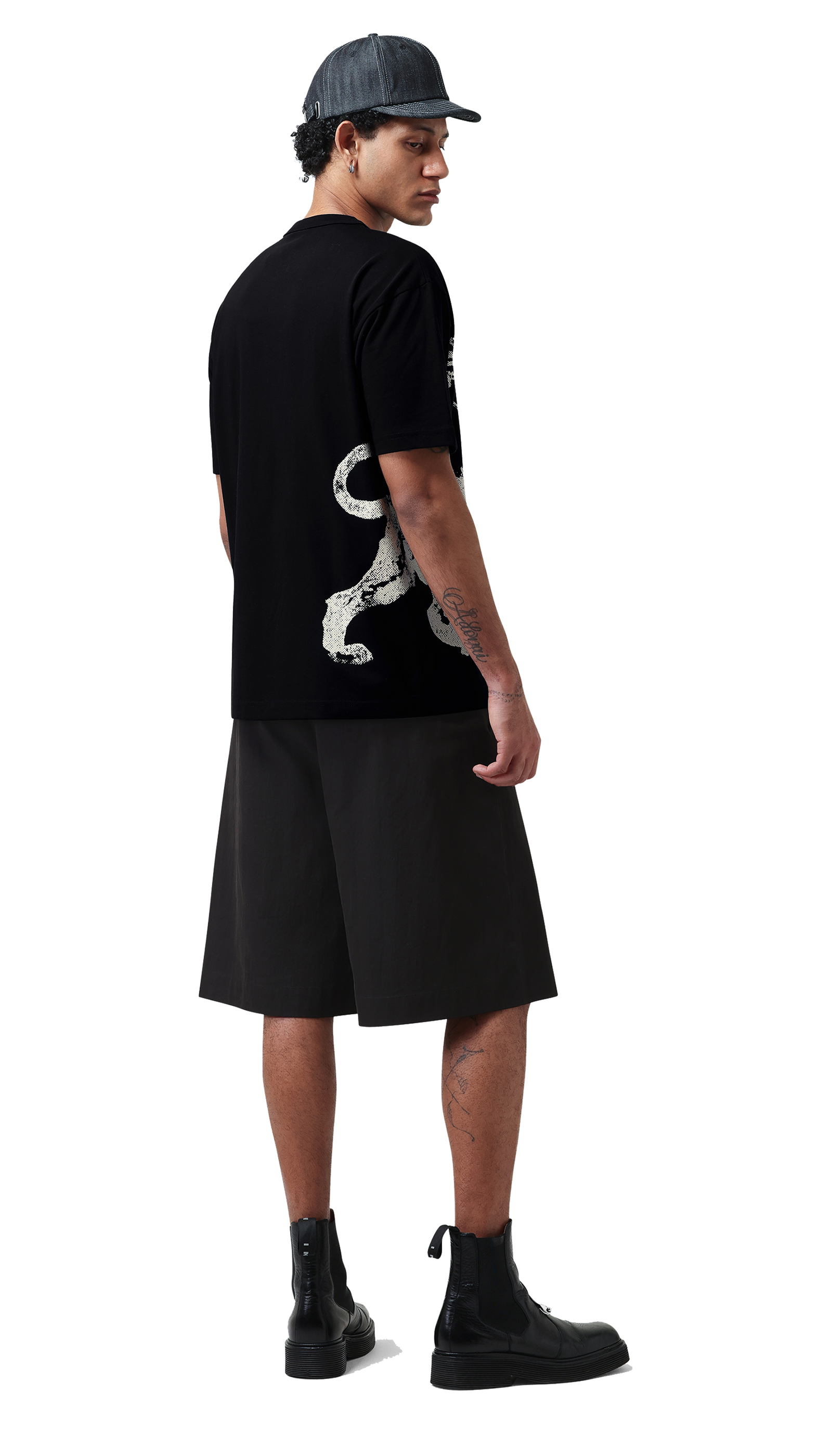 Emblem Shorts | Black