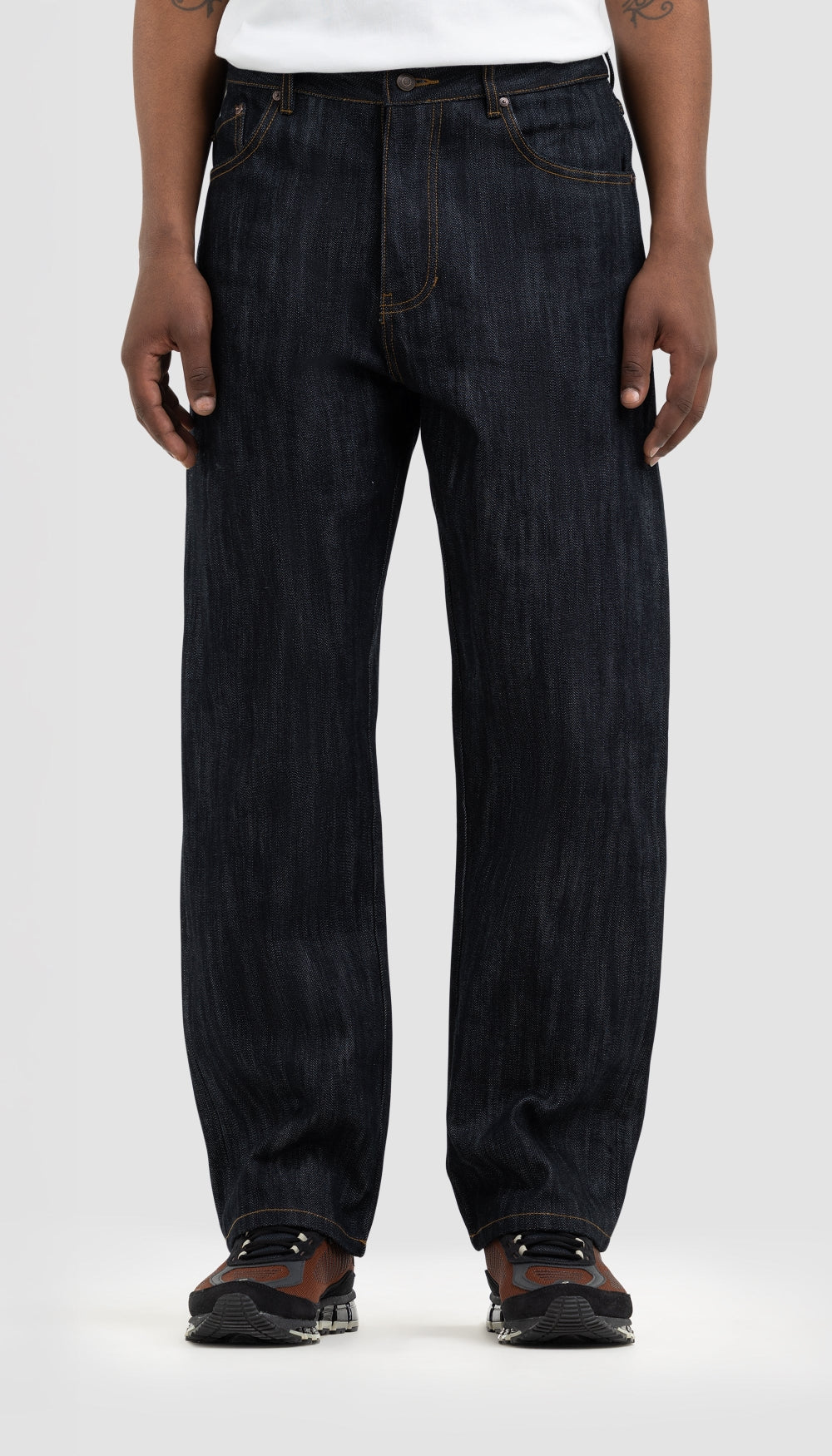 9-Dots Relaxed Jeans | Raw Denim