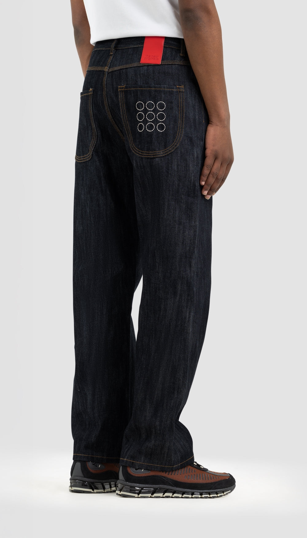 9-Dots Relaxed Jeans | Raw Denim